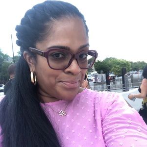 Meet your Posher, Suzanne